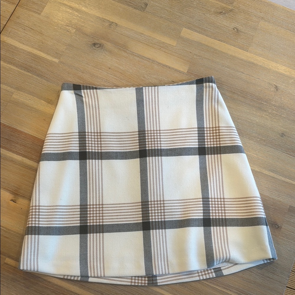 Plaid A-Line Skirt in Cream and Gray